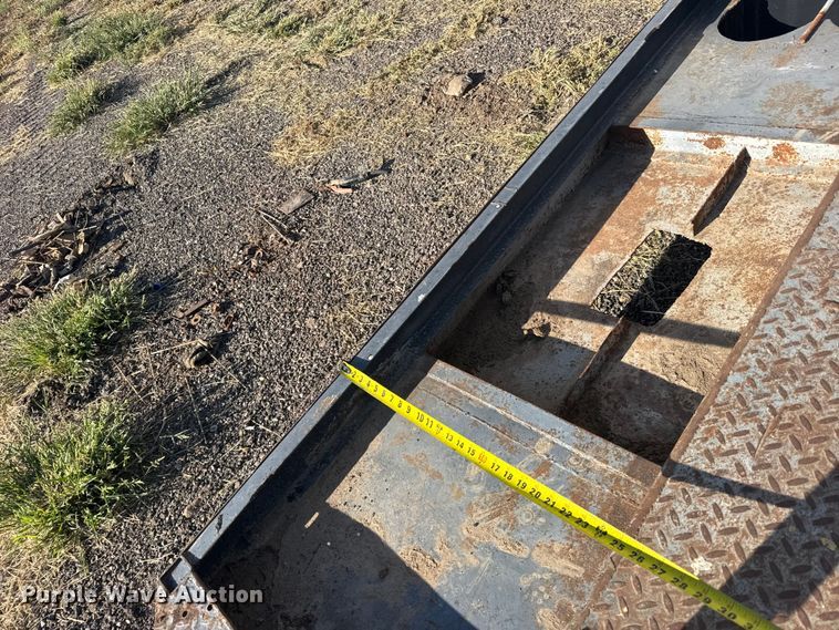image for item DY3295 Pickup truck flatbed
