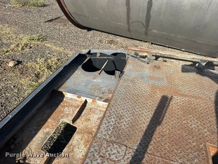 image for item DY3295 Pickup truck flatbed