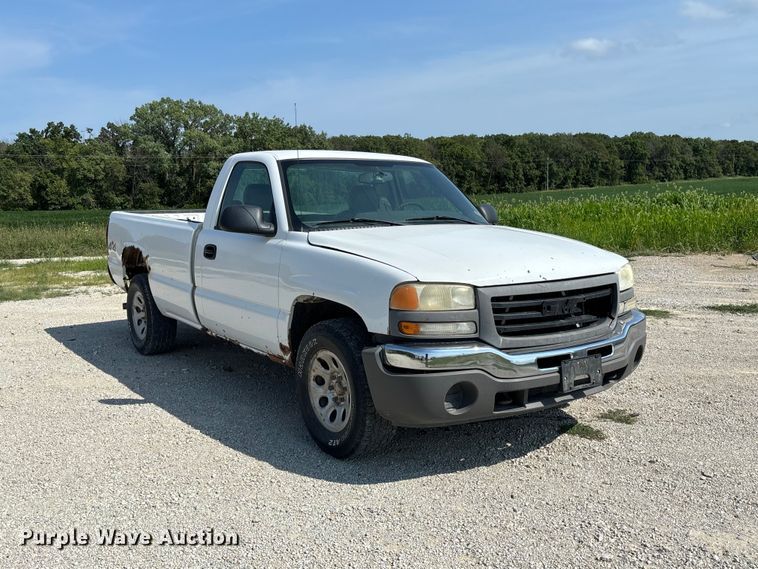 image for item DZ4605 2005 GMC Sierra 1500 pickup truck