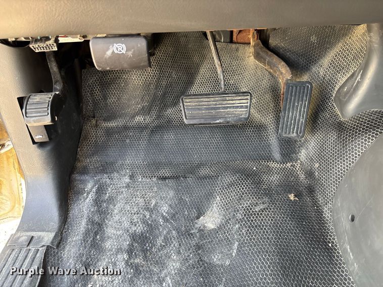 image for item DZ4605 2005 GMC Sierra 1500 pickup truck