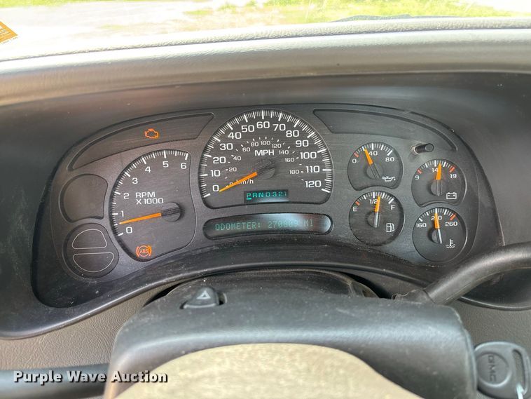 image for item DZ4605 2005 GMC Sierra 1500 pickup truck