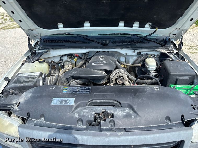 image for item DZ4605 2005 GMC Sierra 1500 pickup truck