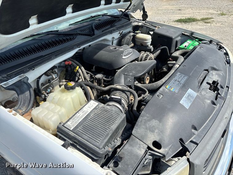 image for item DZ4605 2005 GMC Sierra 1500 pickup truck