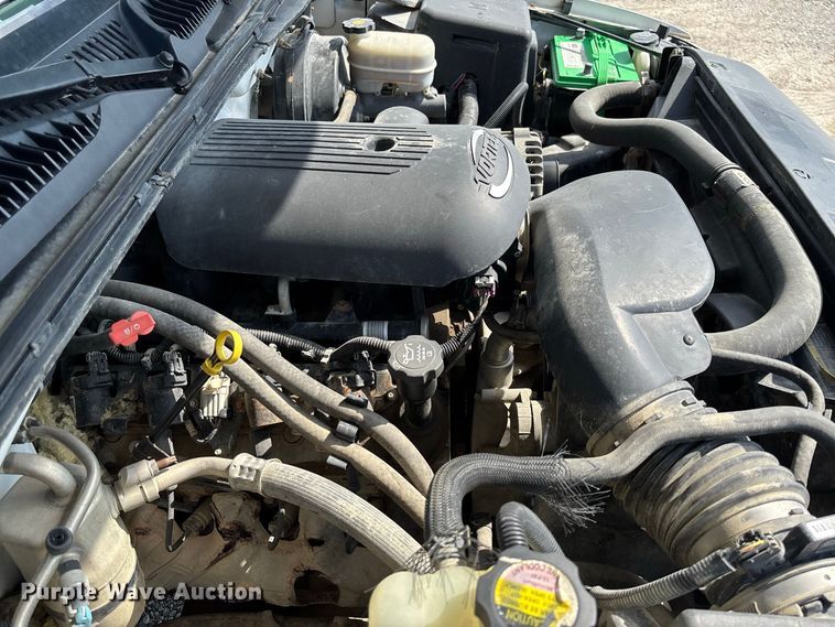 image for item DZ4605 2005 GMC Sierra 1500 pickup truck