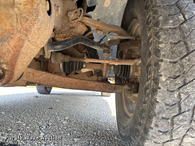 image for item DZ4605 2005 GMC Sierra 1500 pickup truck