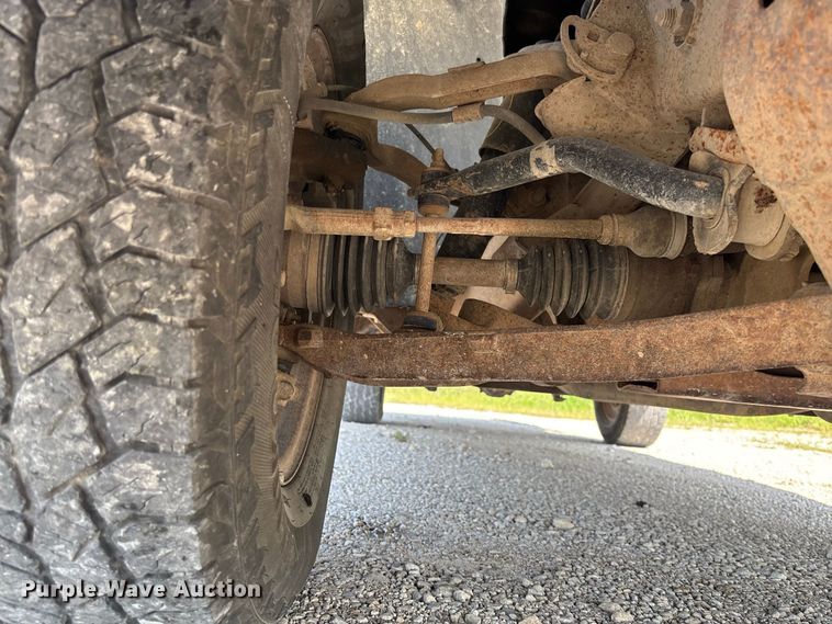 image for item DZ4605 2005 GMC Sierra 1500 pickup truck