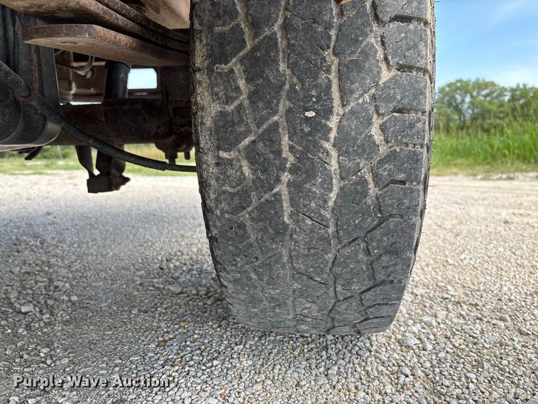 image for item DZ4605 2005 GMC Sierra 1500 pickup truck