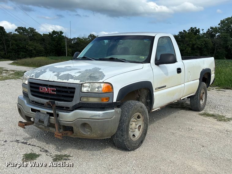 2006 GMC Sierra 2500HD pickup truck
