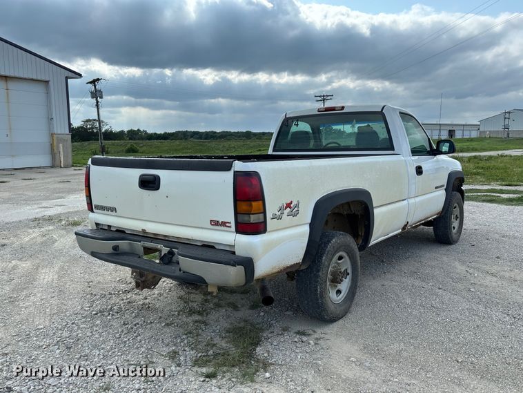 image for item DZ4606 2006 GMC Sierra 2500HD pickup truck