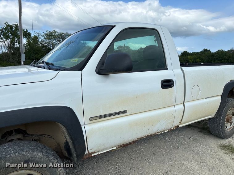 image for item DZ4606 2006 GMC Sierra 2500HD pickup truck