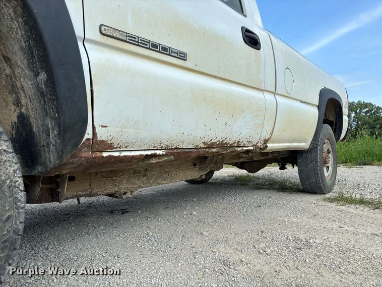 image for item DZ4606 2006 GMC Sierra 2500HD pickup truck