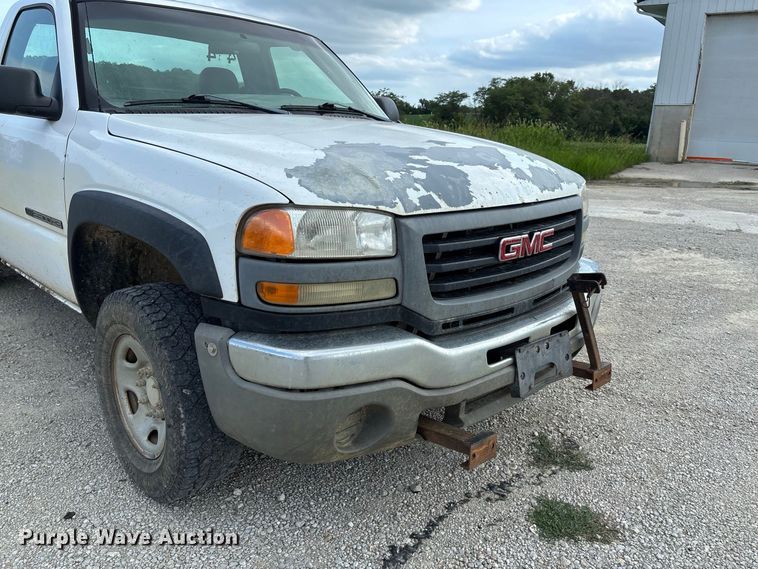 image for item DZ4606 2006 GMC Sierra 2500HD pickup truck