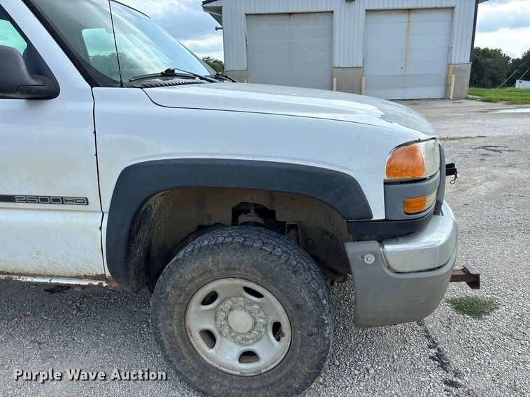 image for item DZ4606 2006 GMC Sierra 2500HD pickup truck