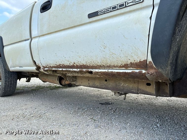 image for item DZ4606 2006 GMC Sierra 2500HD pickup truck