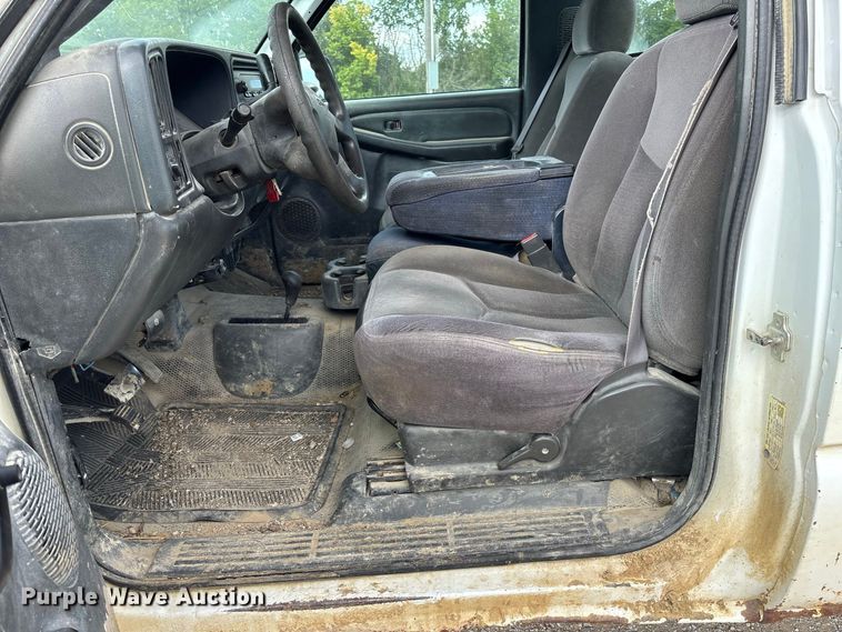 image for item DZ4606 2006 GMC Sierra 2500HD pickup truck