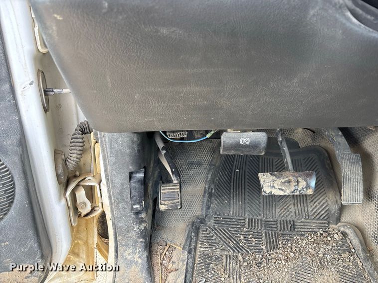 image for item DZ4606 2006 GMC Sierra 2500HD pickup truck
