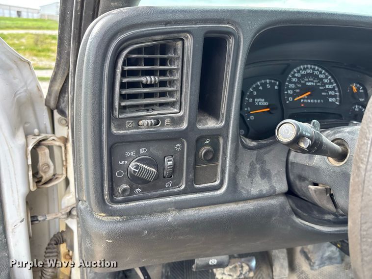 image for item DZ4606 2006 GMC Sierra 2500HD pickup truck