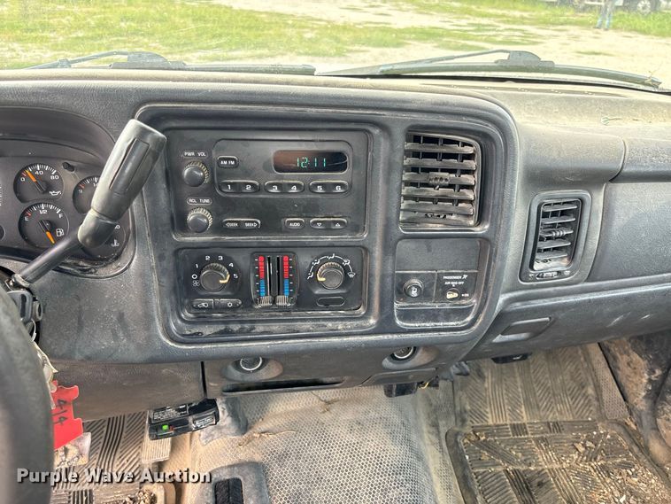 image for item DZ4606 2006 GMC Sierra 2500HD pickup truck