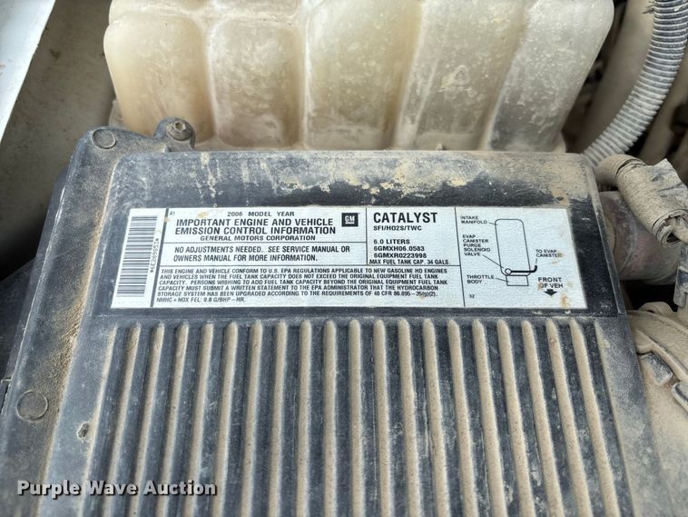 image for item DZ4606 2006 GMC Sierra 2500HD pickup truck