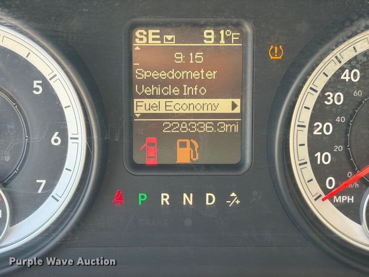 image for item EA0437 2013 RAM 2500 Crew Cab pickup truck