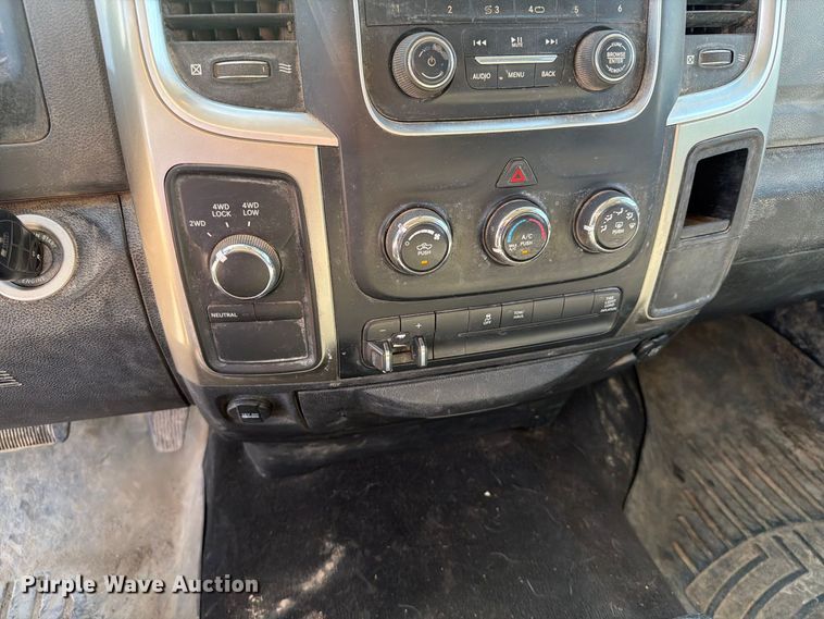 image for item EA0437 2013 RAM 2500 Crew Cab pickup truck