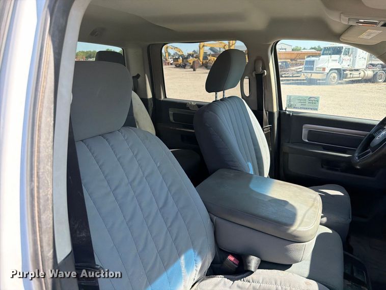 image for item EA0437 2013 RAM 2500 Crew Cab pickup truck