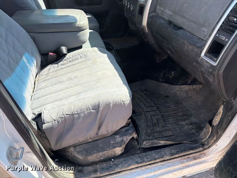 image for item EA0437 2013 RAM 2500 Crew Cab pickup truck