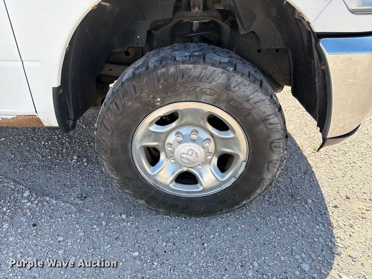 image for item EA0437 2013 RAM 2500 Crew Cab pickup truck