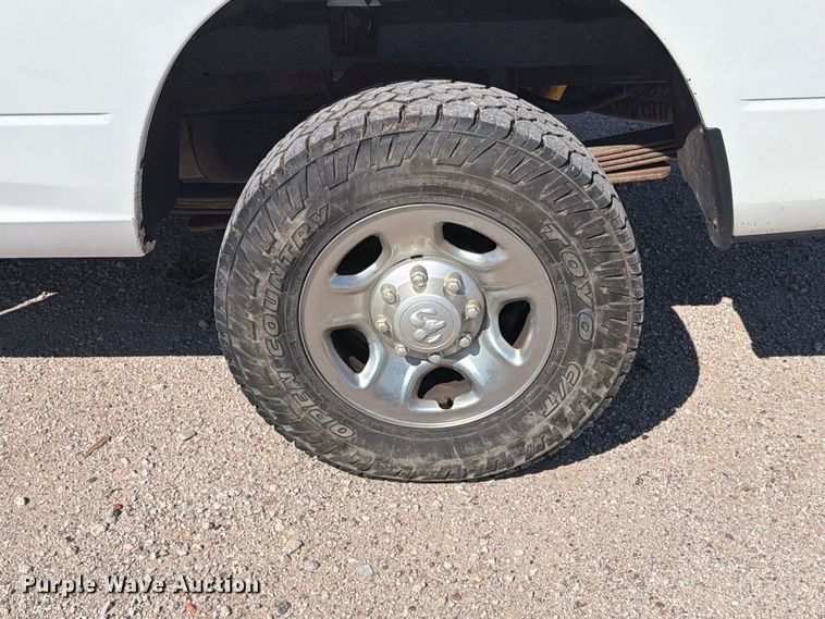 image for item EA0437 2013 RAM 2500 Crew Cab pickup truck