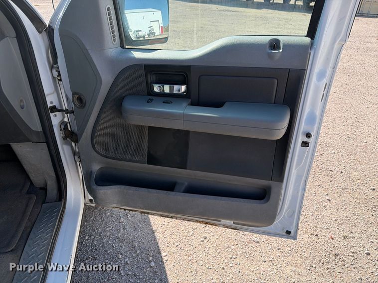 image for item EA0438 2008 Ford F150 Crew Cab pickup truck