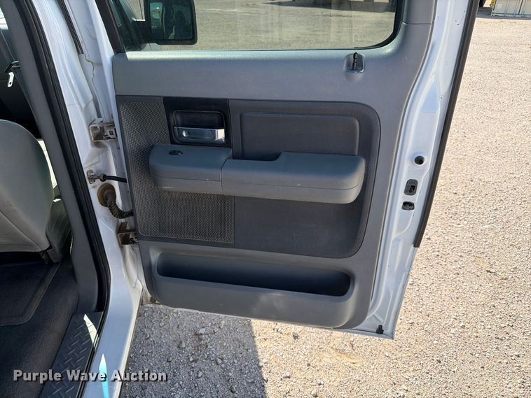 image for item EA0438 2008 Ford F150 Crew Cab pickup truck