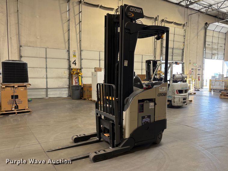 2016 Crown RR6Z25-36 reach truck