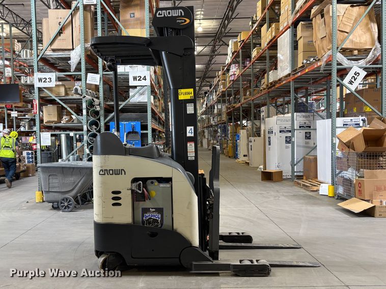 image for item EC8272 2016 Crown RR6Z25-36 reach truck