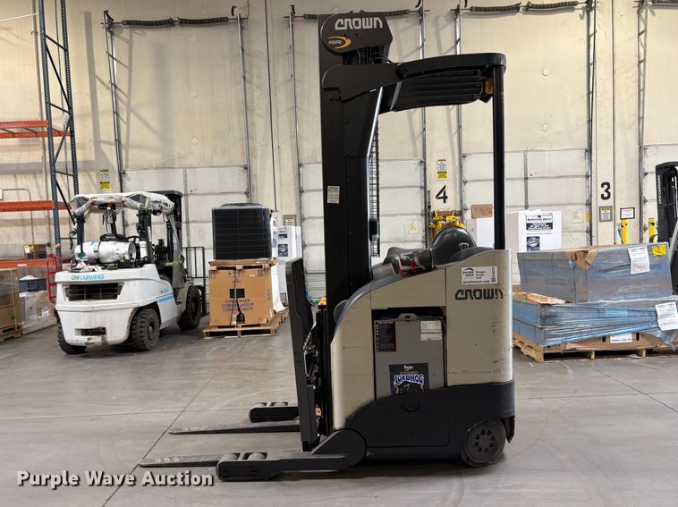 image for item EC8272 2016 Crown RR6Z25-36 reach truck