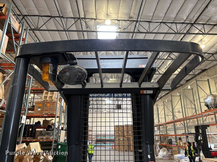 image for item EC8272 2016 Crown RR6Z25-36 reach truck