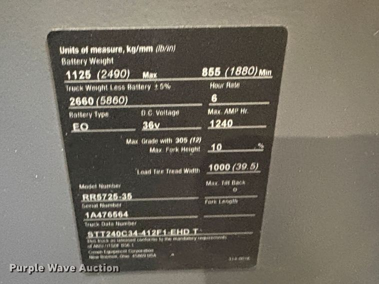 image for item EC8272 2016 Crown RR6Z25-36 reach truck