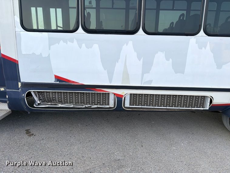 image for item ED5463 2020 Eldorado Ford F550 Super Duty shuttle bus