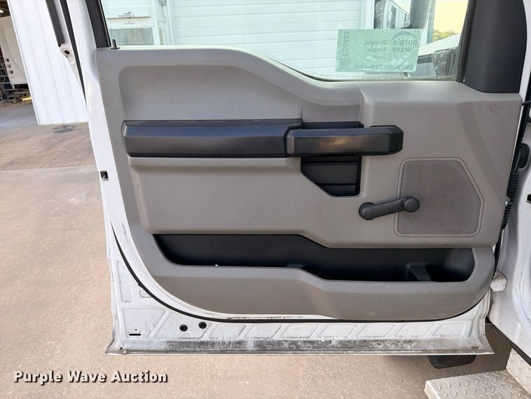 image for item ED5463 2020 Eldorado Ford F550 Super Duty shuttle bus