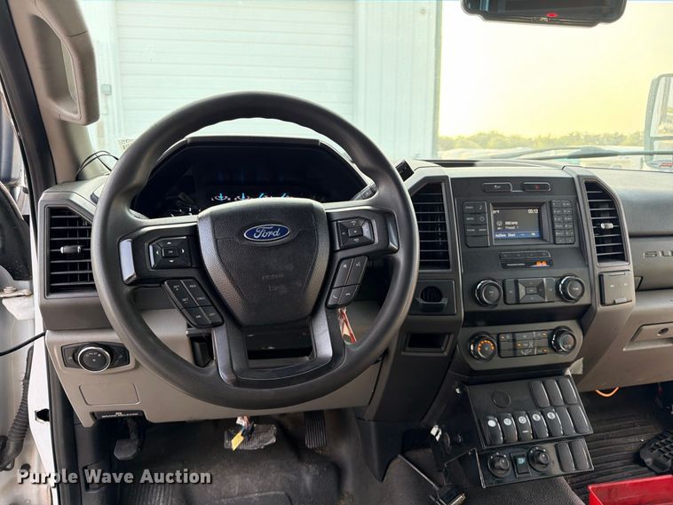 image for item ED5463 2020 Eldorado Ford F550 Super Duty shuttle bus