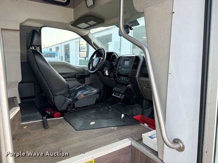 image for item ED5463 2020 Eldorado Ford F550 Super Duty shuttle bus