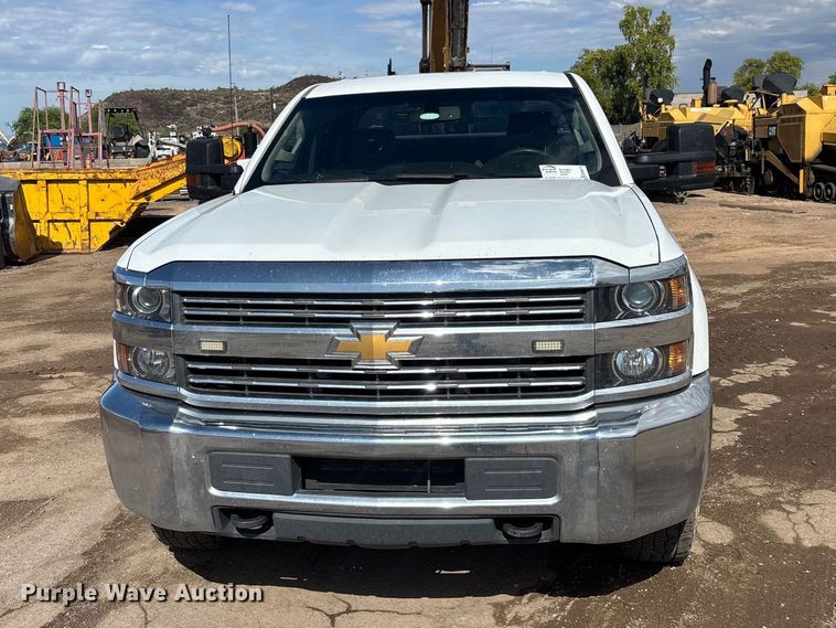 image for item EE6472 2015 Chevrolet Silverado 2500HD Ext. Cab pickup truck