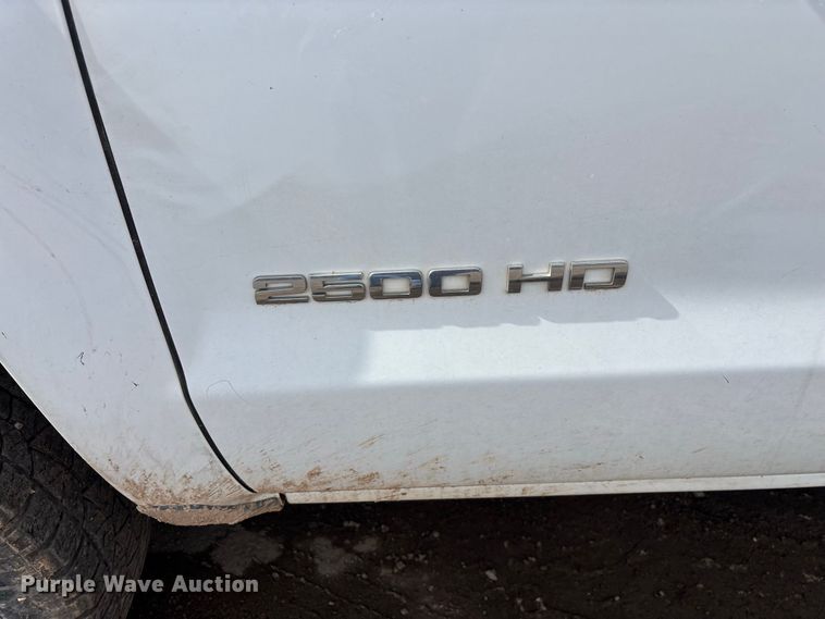 image for item EE6472 2015 Chevrolet Silverado 2500HD Ext. Cab pickup truck