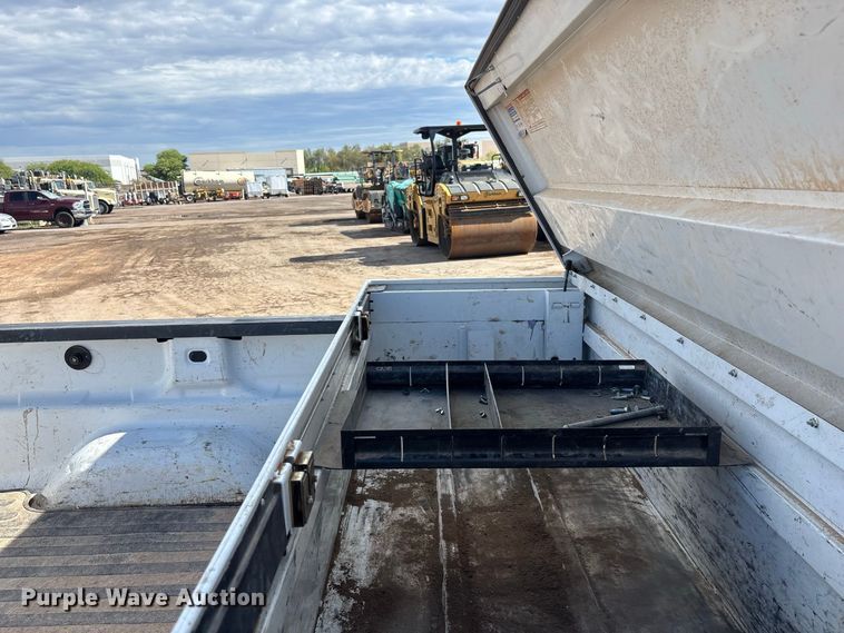 image for item EE6472 2015 Chevrolet Silverado 2500HD Ext. Cab pickup truck