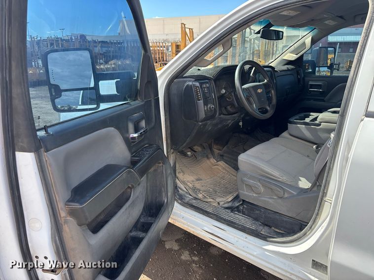 image for item EE6472 2015 Chevrolet Silverado 2500HD Ext. Cab pickup truck