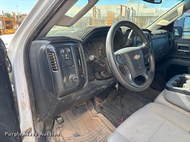 image for item EE6472 2015 Chevrolet Silverado 2500HD Ext. Cab pickup truck