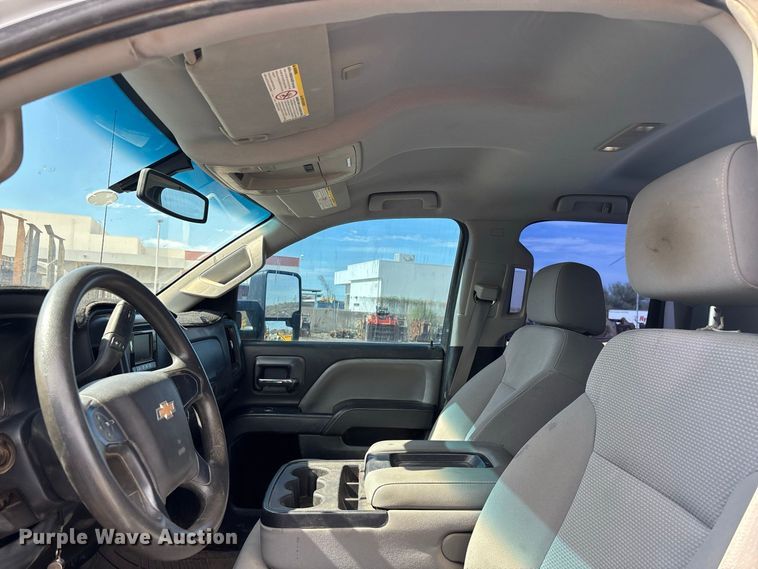image for item EE6472 2015 Chevrolet Silverado 2500HD Ext. Cab pickup truck
