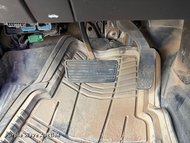 image for item EE6472 2015 Chevrolet Silverado 2500HD Ext. Cab pickup truck