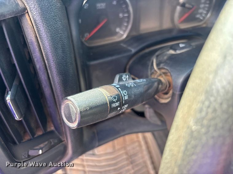 image for item EE6472 2015 Chevrolet Silverado 2500HD Ext. Cab pickup truck