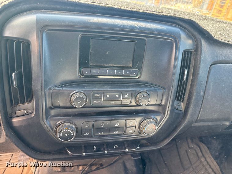 image for item EE6472 2015 Chevrolet Silverado 2500HD Ext. Cab pickup truck