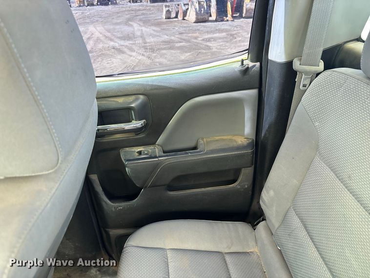 image for item EE6472 2015 Chevrolet Silverado 2500HD Ext. Cab pickup truck